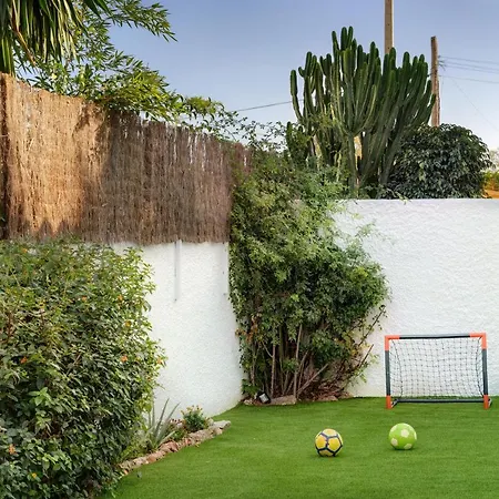 Conchita By Seric,15' Walking To The *